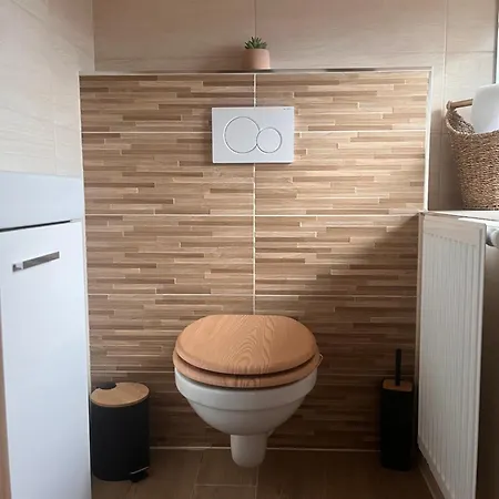 Pr Semnic Apartman