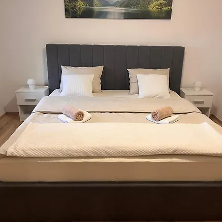 Pr Semnic Apartman *